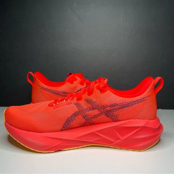 Asics Novablast 5 Flash Red/Edo Purple Mens size 9.5 - Picture 4 of 11